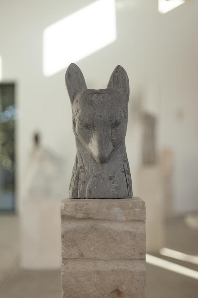 Jane Rosen
Fox (Head), 2017
ROSEN302
grey limestone and linen limestone, 60 x 8 x 11 inches 
figure: 15 x 7 x 4 inches
base: 45 x 8 x 11 inches