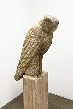 Work:&nbsp;Rough Owl, 2023 limestone 66 x 8 x 14 inches / figure: 18 x 6 x 14 inches, base: 48 x 8 x 8 inches ROSEN324